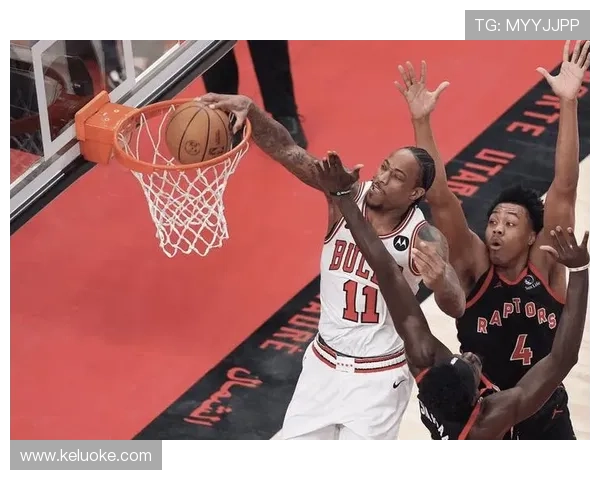 [NBA]德罗赞大范围转移 拉文底角三分得手.